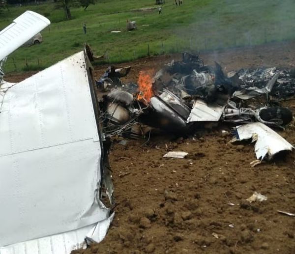 Aeronave que saiu do Pernambuco com destino a Guanambi cai no interior da Bahia, piloto veio a óbito