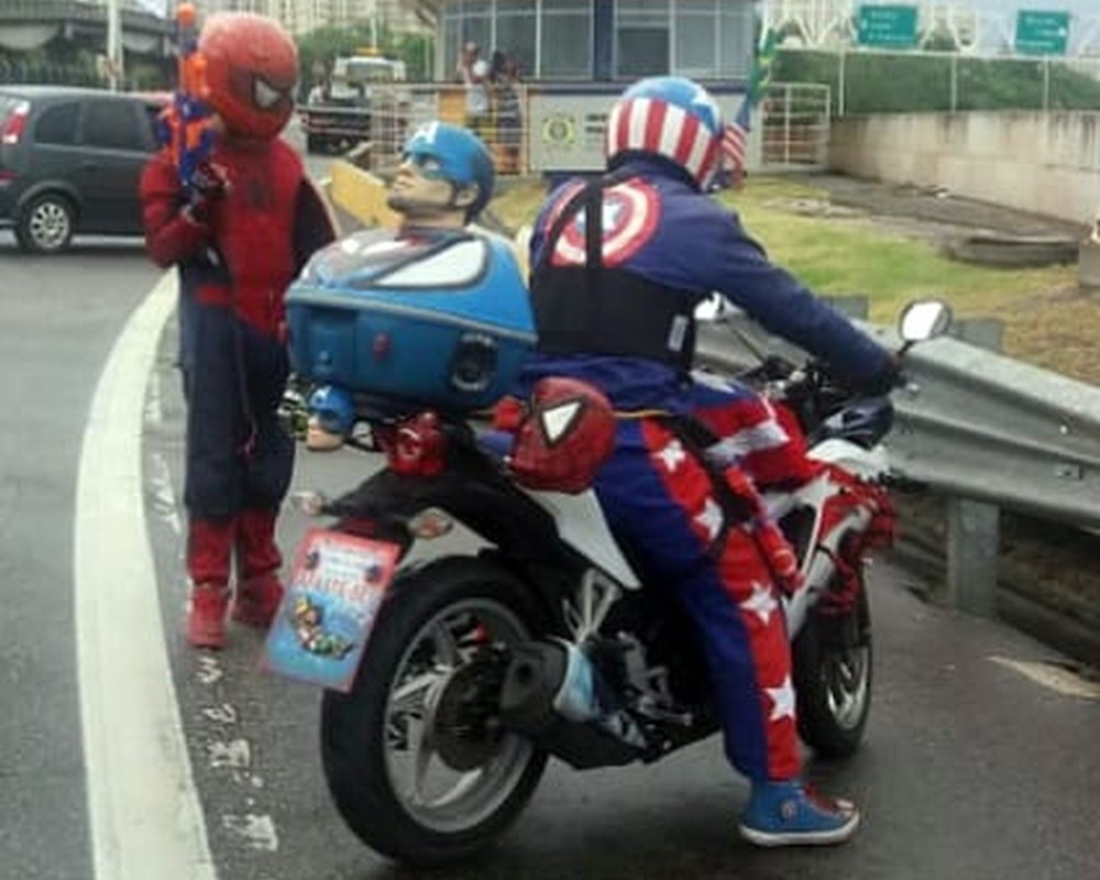 super heroi preso 02 tn