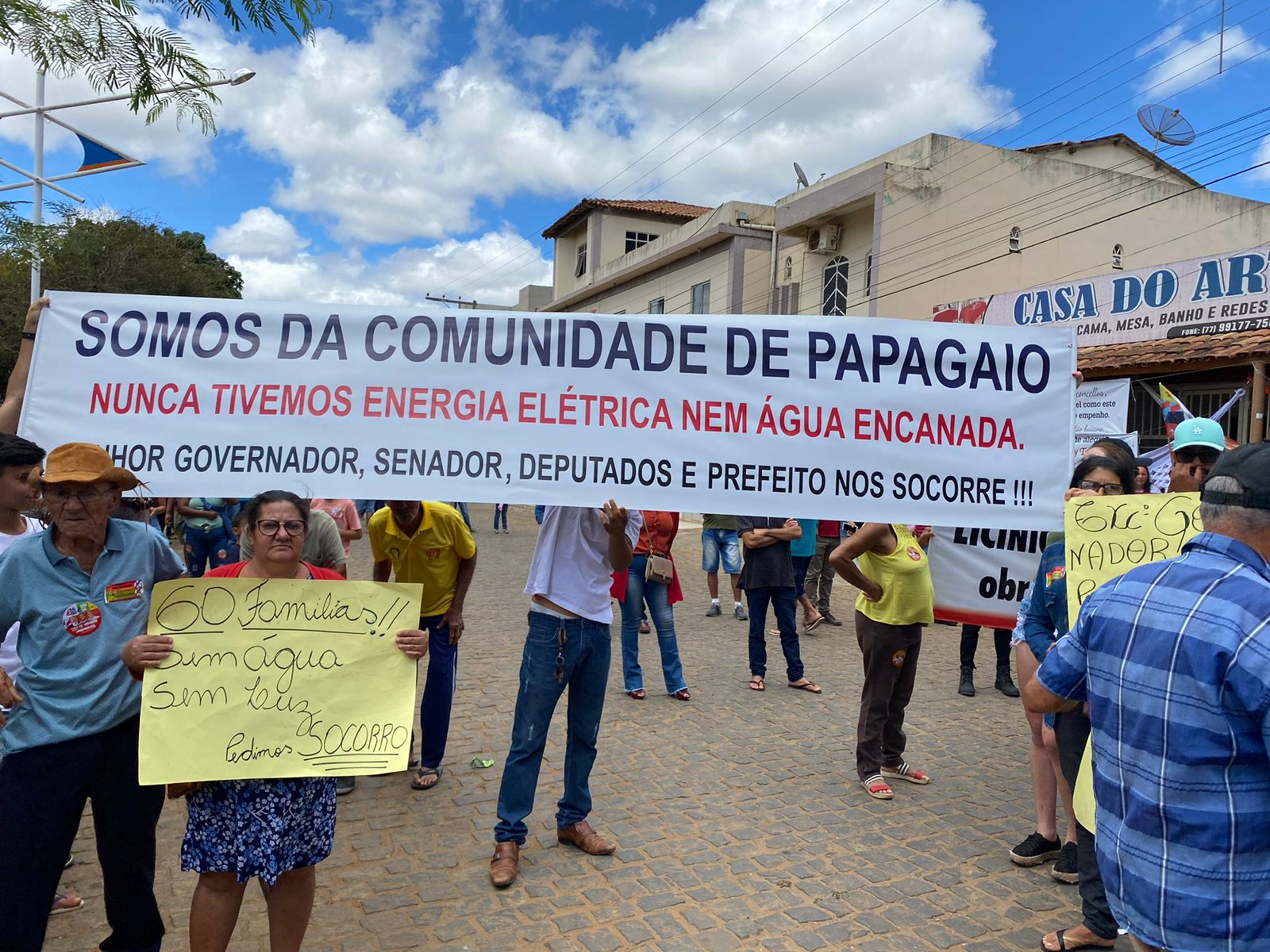 pedido de agua e energia no Papagaio
