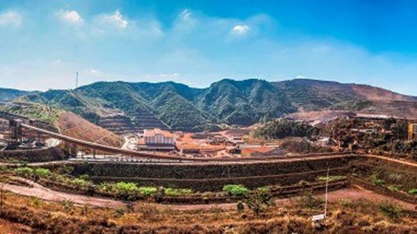 Barragem da maior mina da Vale em MG é paralisada e entra em alerta