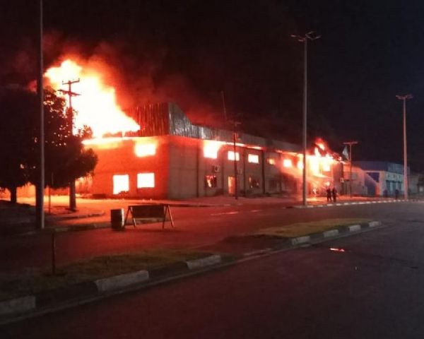 Prédio do DSEI Leste Roraima é destruído por fogo e cerca de 400 comunidades indígenas podem ficar d