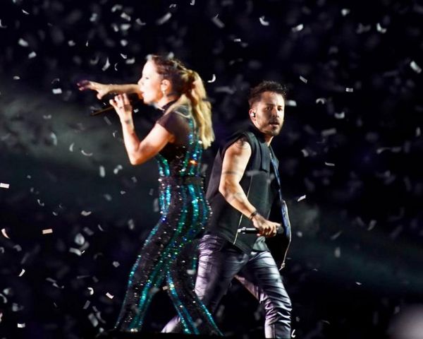 FOTOS.: Em clima de despedida, Sandy e Junior encerram turnê com show para 100 mil pessoas no Rio