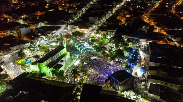 Caetité: FESTA DE SANTANA TEM A SUA EDIÇÃO MAIS PACÍFICA DOS ÚLTIMOS ANOS.