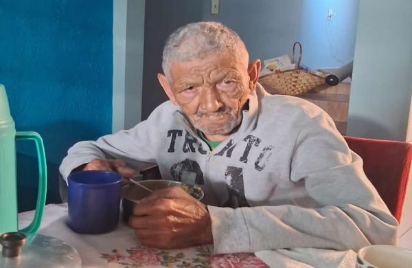 Idoso encontra filhos após 40 anos