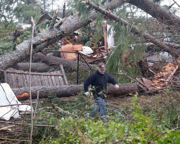 Tornado provoca estragos em Washington, nos EUA