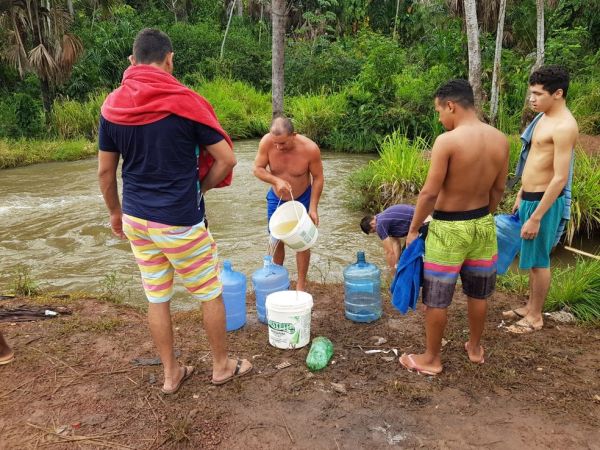 No 3º dia de apagão, Amapá registra filas em postos de gasolina e tem procura por água potável