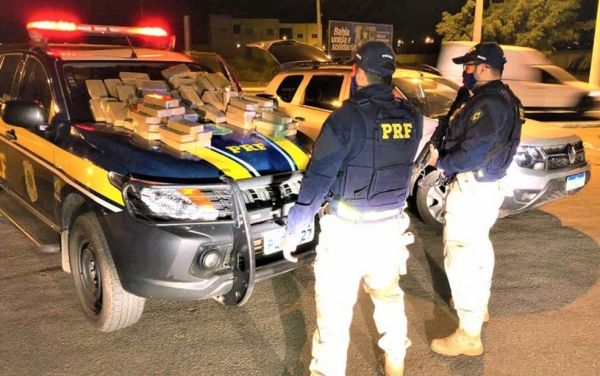 Caetité :  Homem é preso após ser flagrado com quase 90 Kg de pasta base de cocaína em compartimento