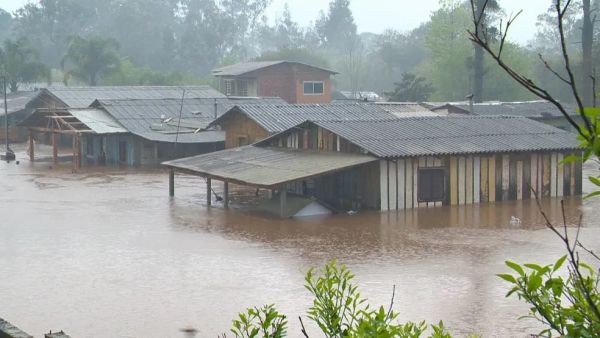 Ciclone extratropical deixa 4 mortos e provoca destruição no RS; veja situação de cidades mais ating