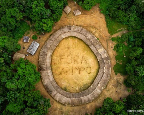 Leonardo DiCaprio divulga foto de área indígena no Brasil com mensagem &#039;fora garimpo&#039;