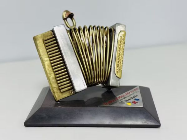 'Dialogar', de Jo&atilde;o Almeida, vence o trof&eacute;u Zelito Miranda 2025