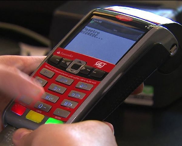 Clientes com faturas de energia vencidas podem parcelar dívida no cartão de crédito; saiba como