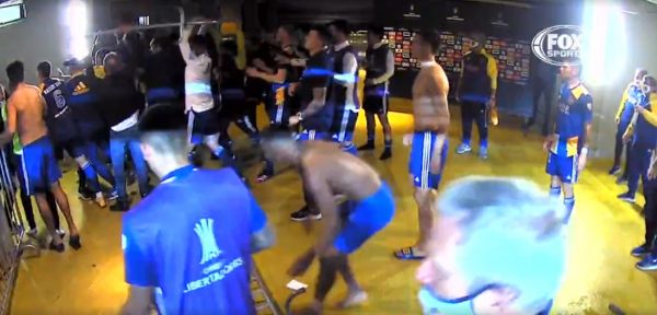Delegação do Boca Juniors passa noite em delegacia de BH e perde voo de volta para Argentina