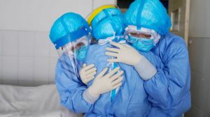 Voltaremos a nos abraçar após a pandemia?