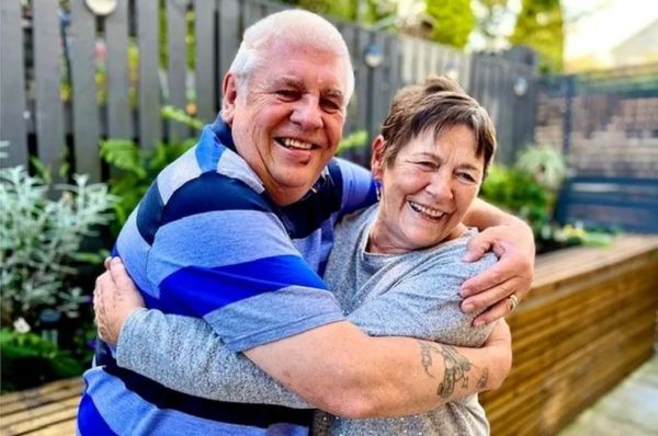 &#039;Nos casamos 20 anos depois de termos sido trocados quando bebês&#039;