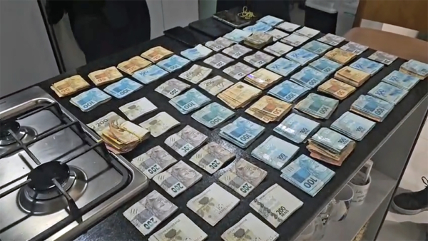 Pol&iacute;cia prende 7 em opera&ccedil;&atilde;o contra o Comando Vermelho; m&atilde;e e primo de Oruam est&atilde;o foragidos