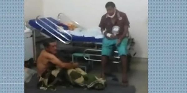 Vitória da Conquista: Acompanhante de paciente denuncia banheiros sujos, pessoas no chão e falta de