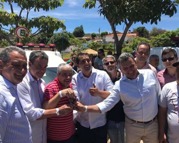 Licínio de Almeida.:  Prefeito Dr Fred Participa de Ato de Entrega de Obras no Município de Jacaraci