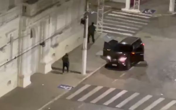 Criminosos armados atacam quartel da Polícia Militar e agência bancária em MG