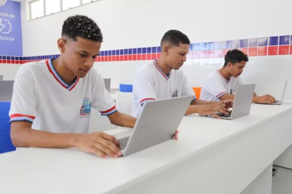 Matrícula da rede estadual de ensino da Bahia começa segunda-feira; saiba como fazer