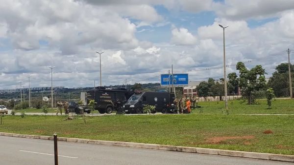 PF faz buscas em investigação contra supostos financiadores de atentado a bomba no Aeroporto de Bras