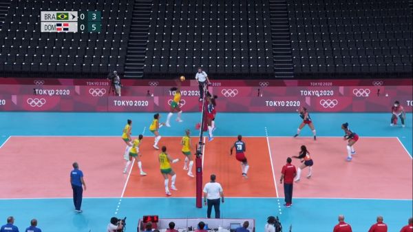 Brasil sobrevive à batalha e vence a República Dominicana no vôlei feminino