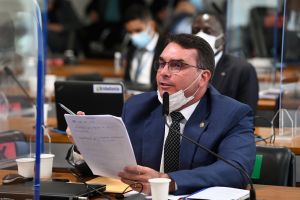 hospitais federais do Rio na CPI, Witzel revelou que o &#039;dono&#039; deles é Flávio Bolsonaro
