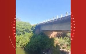 Três pessoas morrem após carro cair de ponte no sudoeste da Bahia; motorista ficou em estado grave