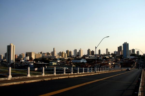 Com Alta de 235,8% na Média Móvel de Casos de Covid, Araraquara Faz Alerta de Novo Confinamento.