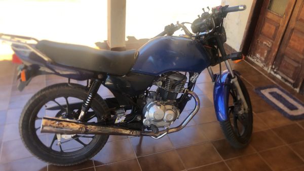 POL&Iacute;CIA MILITAR APREENDE MOTO ADULTERADA EM LIC&Iacute;NIO DE ALMEIDA