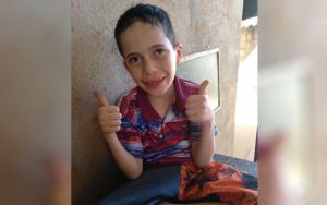 Menino com hérnia gigante na virilha aguarda por cirurgia há três anos, em Aparecida de Goiânia