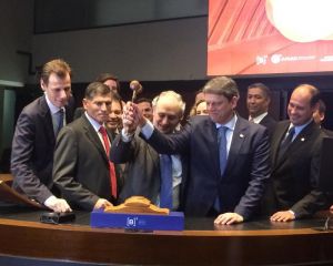 Governo arrecada R$ 2,377 bilhões à vista com leilão de 12 aeroportos