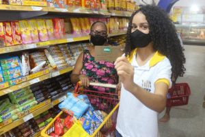 Governo da Bahia disponibiliza novo crédito do Bolsa Presença para famílias dos estudantes na terça-