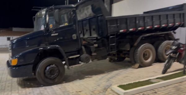 PM RECUPERA CAMINH&Atilde;O COM REGISTRO DE FURTO EM LIC&Iacute;NIO DE ALMEIDA