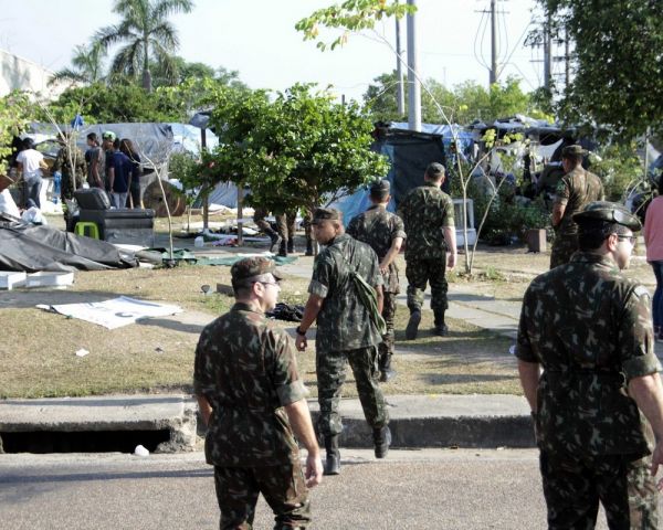 Venezuela critica acolhida do Brasil a militares desertores e diz que Itamaraty dá condição de refug