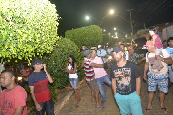 Prefeito Liciniense Entrega Iluminação Dupla No Bairro do Gerais.