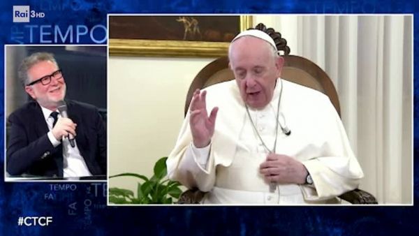 Em entrevista, papa diz que não é santo, conta que dança tango e cita Roberto Carlos ao confundir au