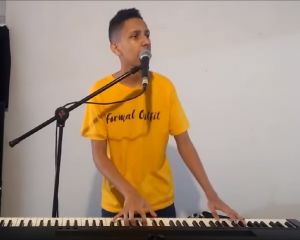 &#039;Piscininha, amor&#039;: cantor que fez música com meme já negocia contrato, parcerias e shows no carnava