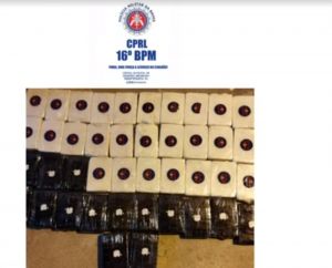Homem é preso com 42 kg de cocaína após ser flagrado com filho de 5 anos na Bahia