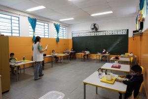 Escolas abrem nesta segunda em SP e comércio e restaurantes devem permanecer fechados; veja o que fu